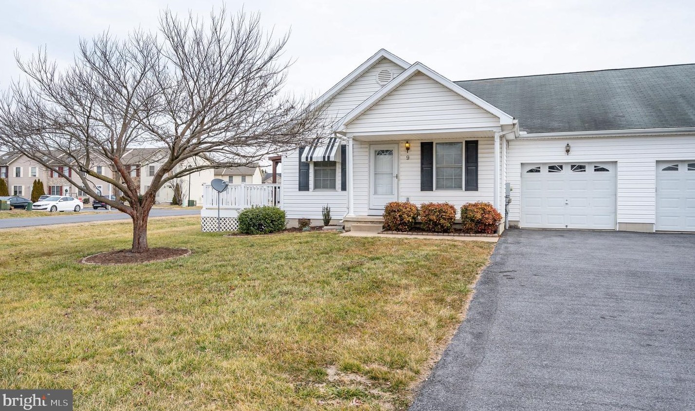 9 Disciple Ln, Inwood WV 25428-4984 exterior