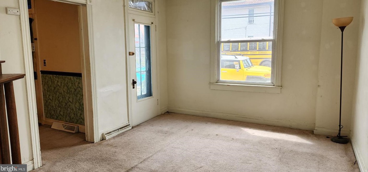 706 John St, Martinsburg WV  25401-2204 exterior