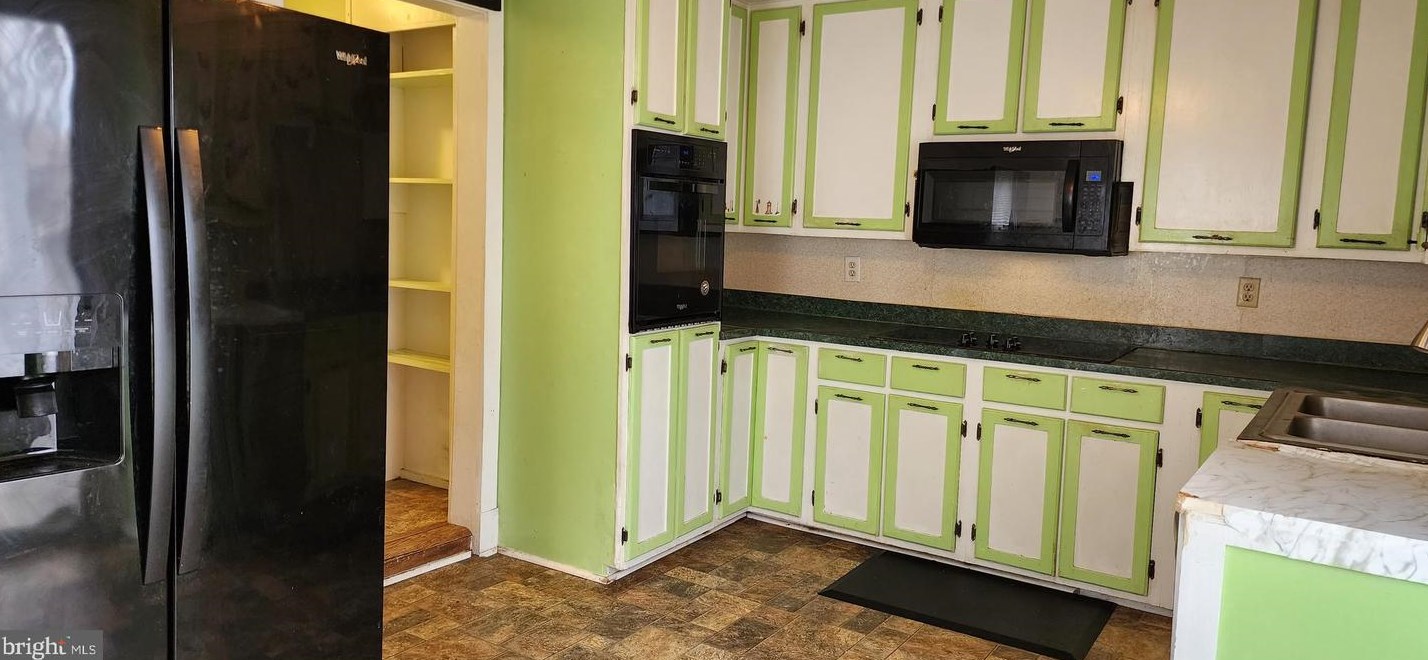 706 John St, Martinsburg WV  25401-2204 exterior