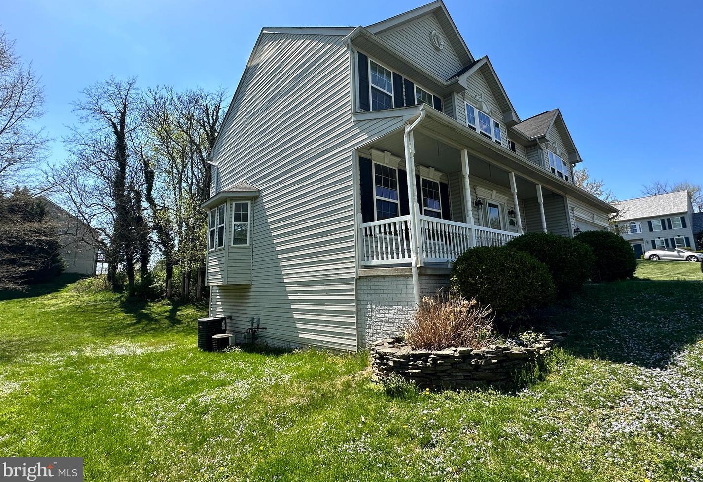 1615 Race St, Martinsburg WV  25401-2009 exterior