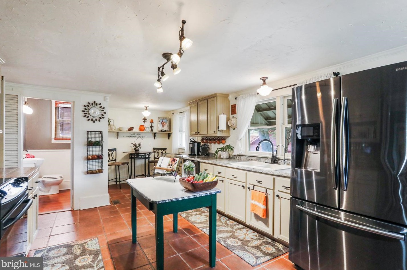 110 Tennessee Ave, Martinsburg WV 25401-2333 exterior