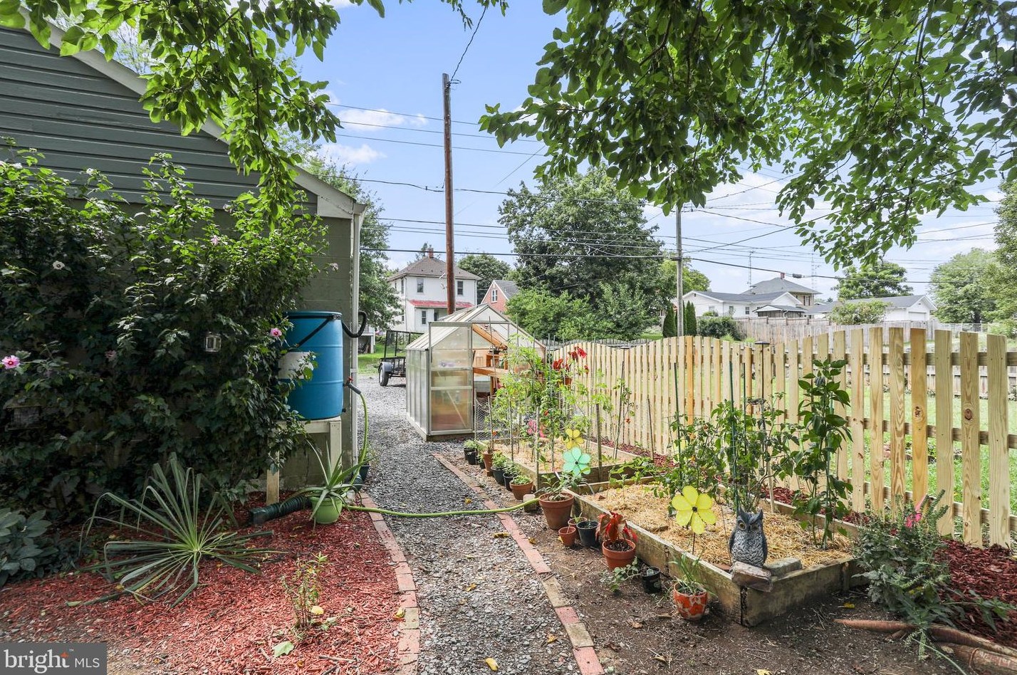 110 Tennessee Ave, Martinsburg WV 25401-2333 exterior