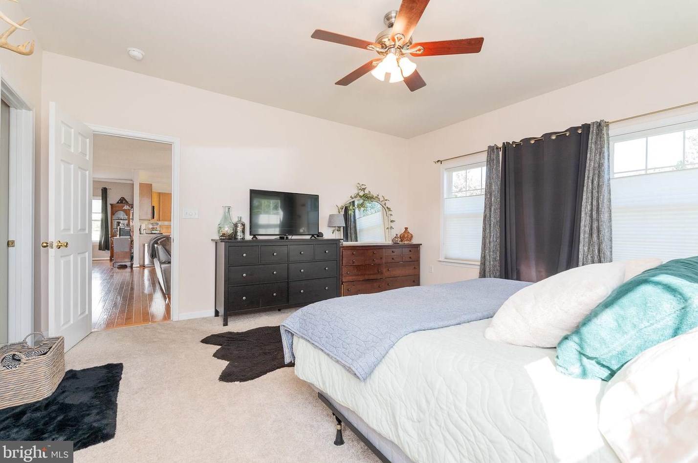 207 Caledonia Dr, Martinsburg WV  25405-5743 exterior