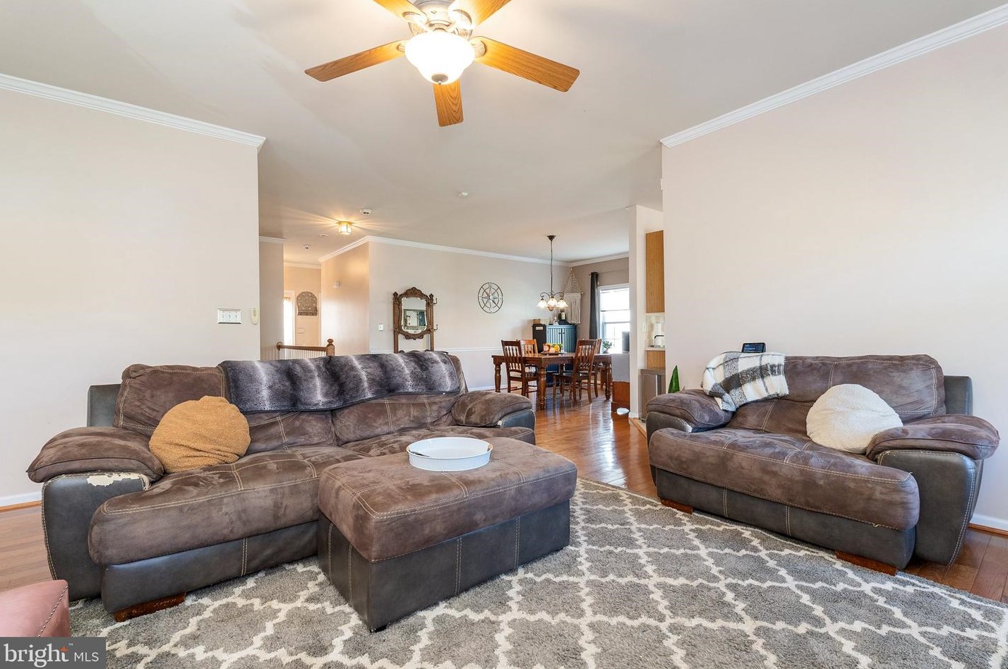 207 Caledonia Dr, Martinsburg WV  25405-5743 exterior