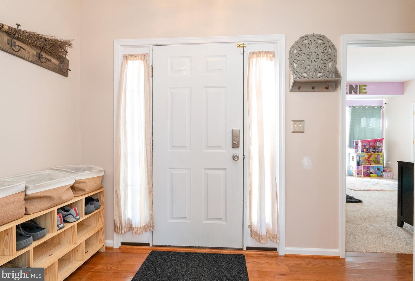 207 Caledonia Dr, Martinsburg WV  25405-5743 exterior