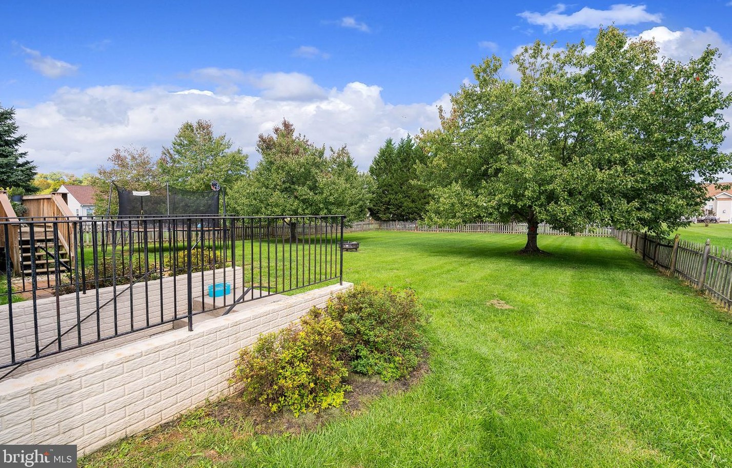 207 Caledonia Dr, Martinsburg WV  25405-5743 exterior