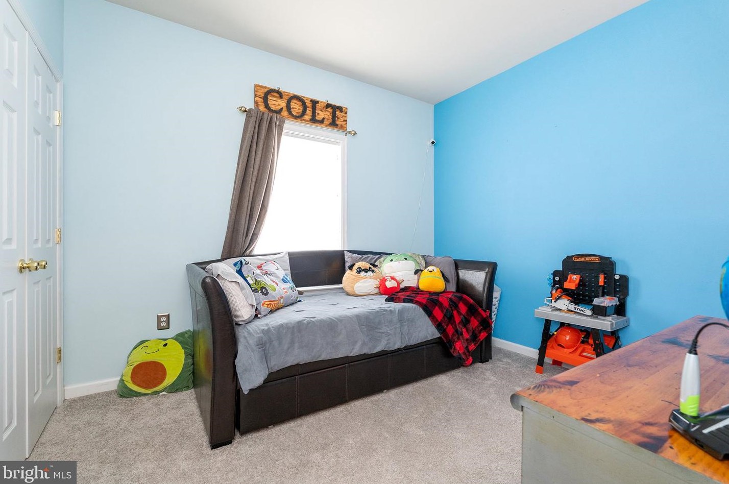 207 Caledonia Dr, Martinsburg WV  25405-5743 exterior