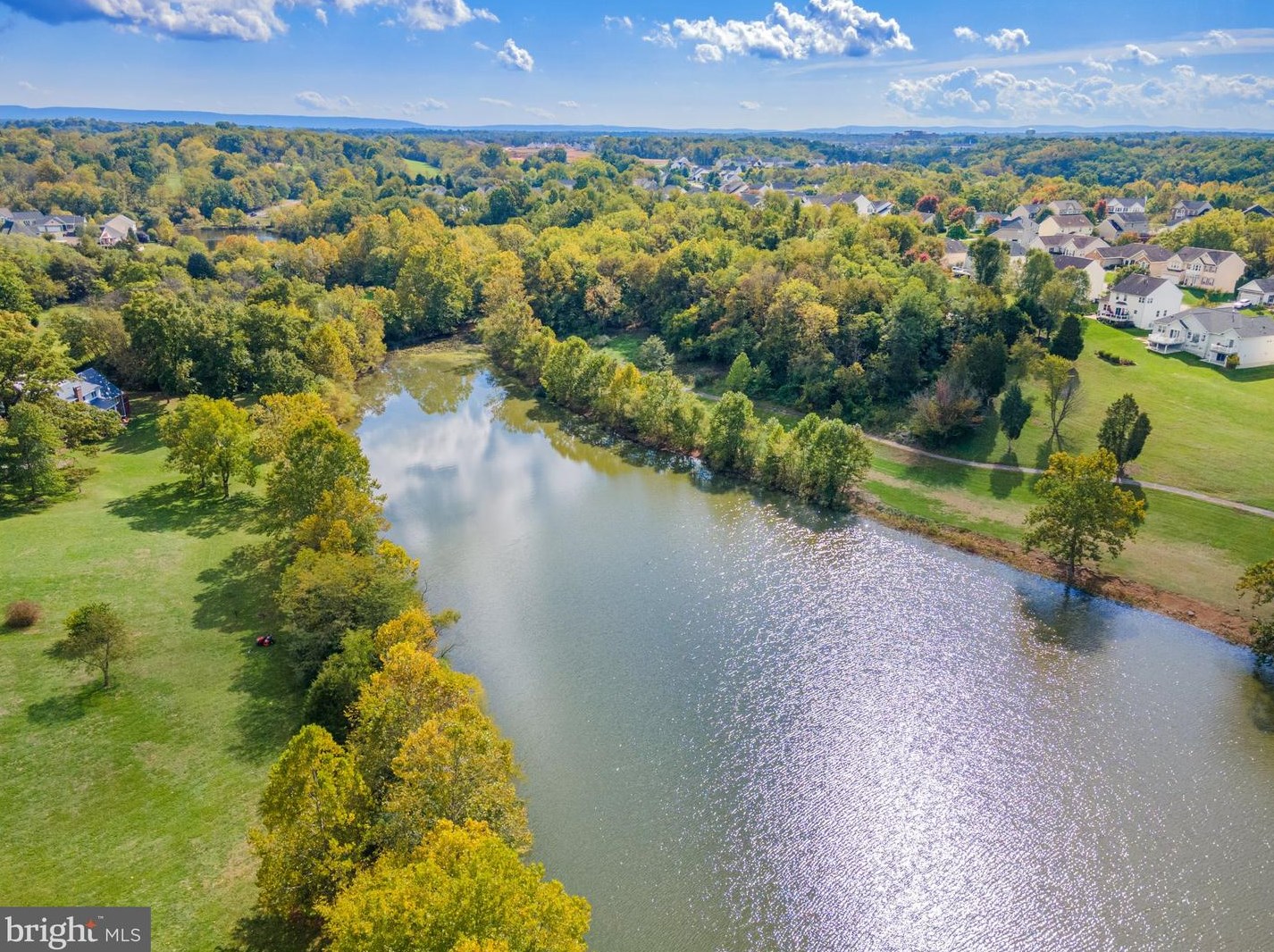 207 Caledonia Dr, Martinsburg WV  25405-5743 exterior