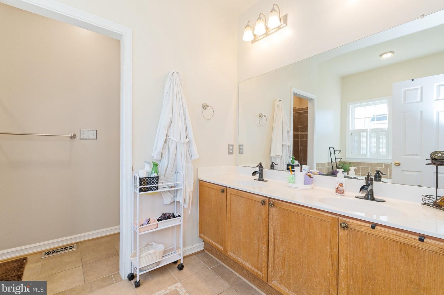 207 Caledonia Dr, Martinsburg WV  25405-5743 exterior