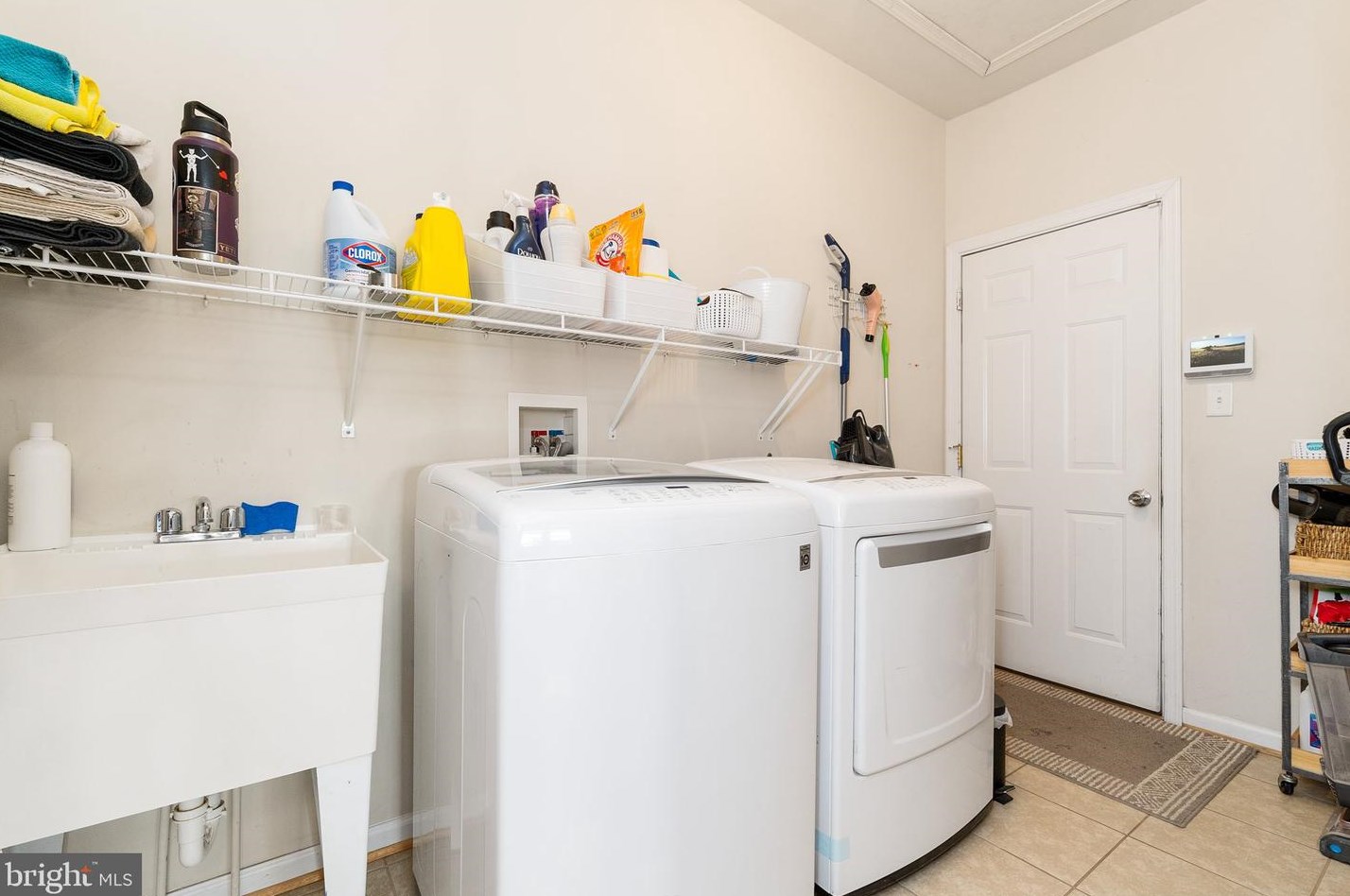 207 Caledonia Dr, Martinsburg WV  25405-5743 exterior