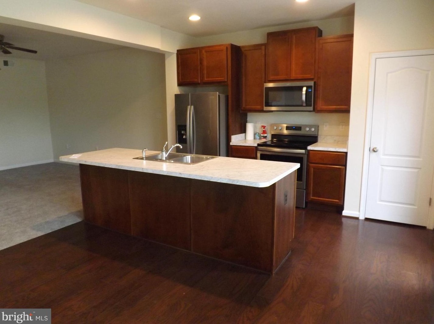 126 Oflannery Ct, Martinsburg WV  25403-1320 exterior