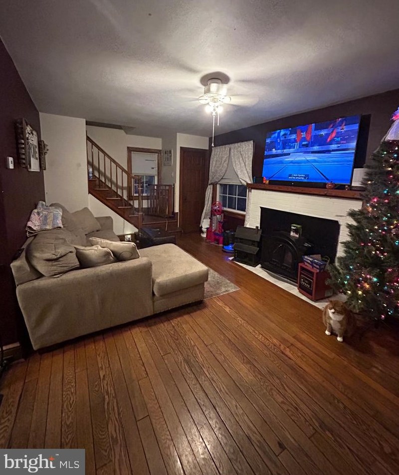 220 John St, Martinsburg WV  25401-4217 exterior