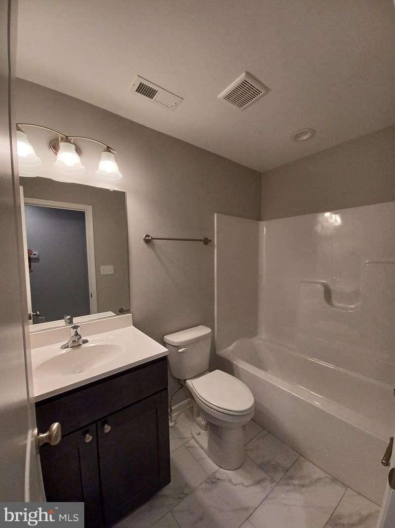 892 Basin Dr, Inwood WV 25428-3214 exterior