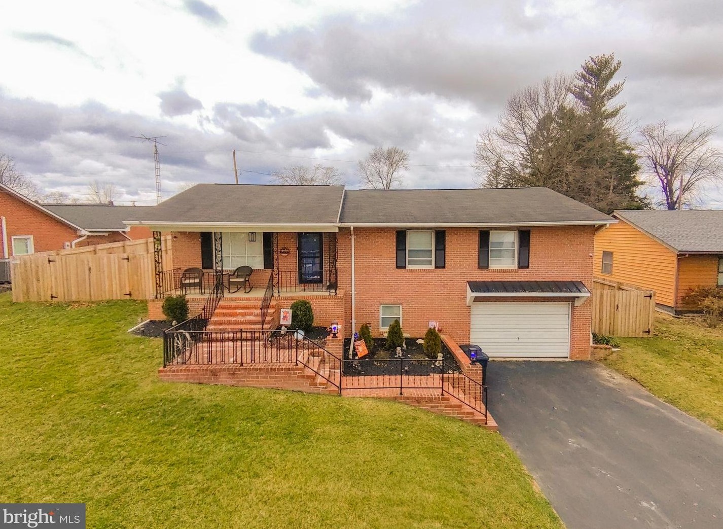 108 Rosewood Dr, Martinsburg WV  25401-2840 exterior