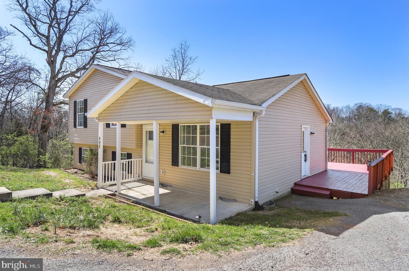 498 Crestview Dr, Martinsburg WV  25405-6705 exterior