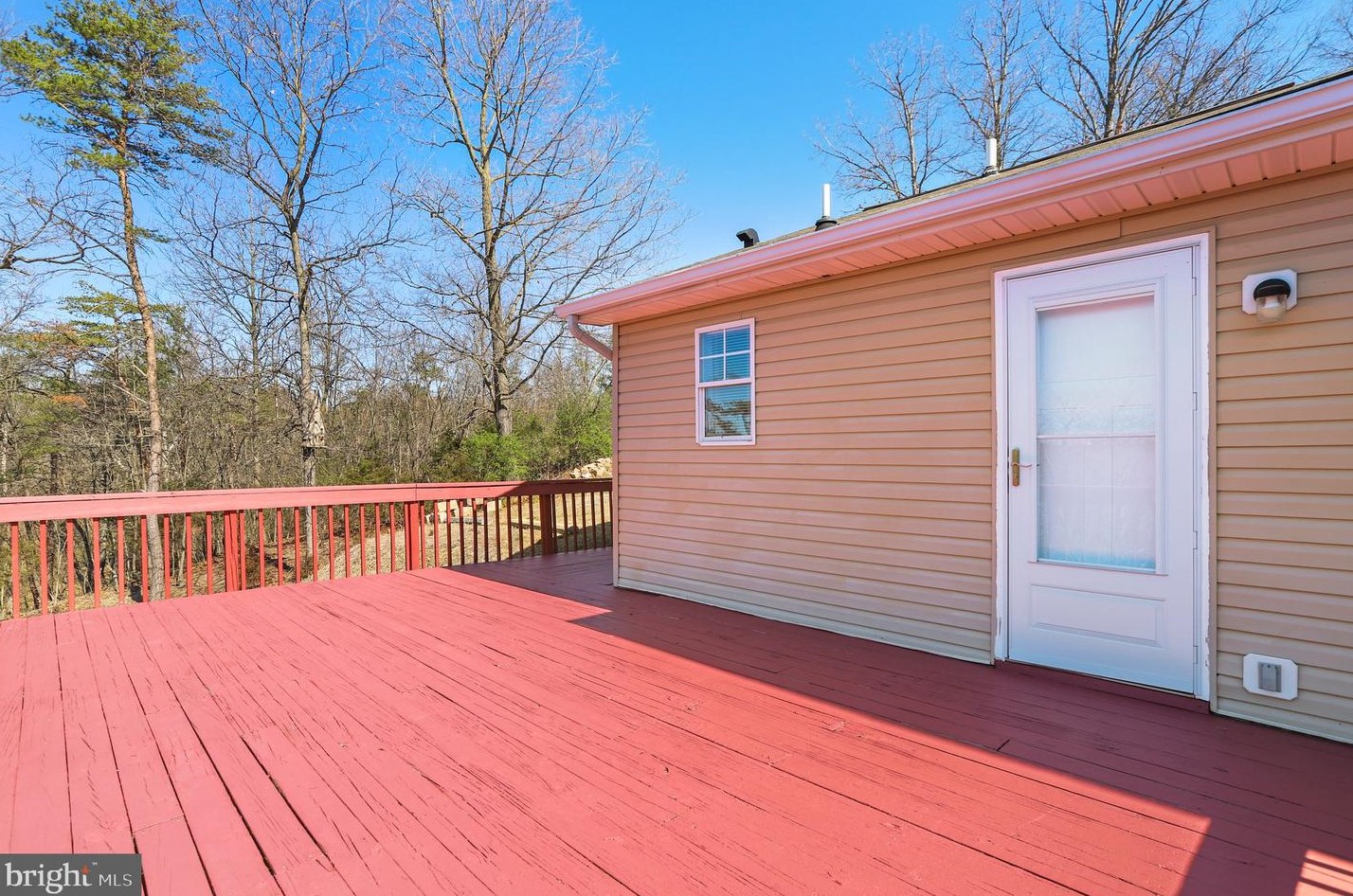 498 Crestview Dr, Martinsburg WV  25405-6705 exterior