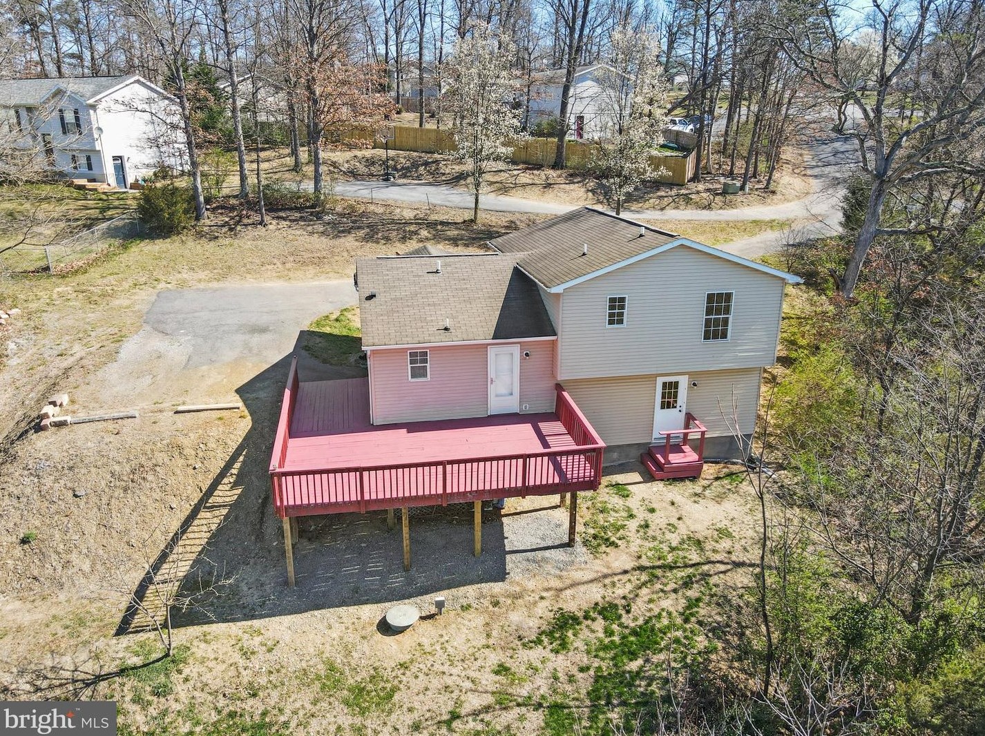 498 Crestview Dr, Martinsburg WV  25405-6705 exterior
