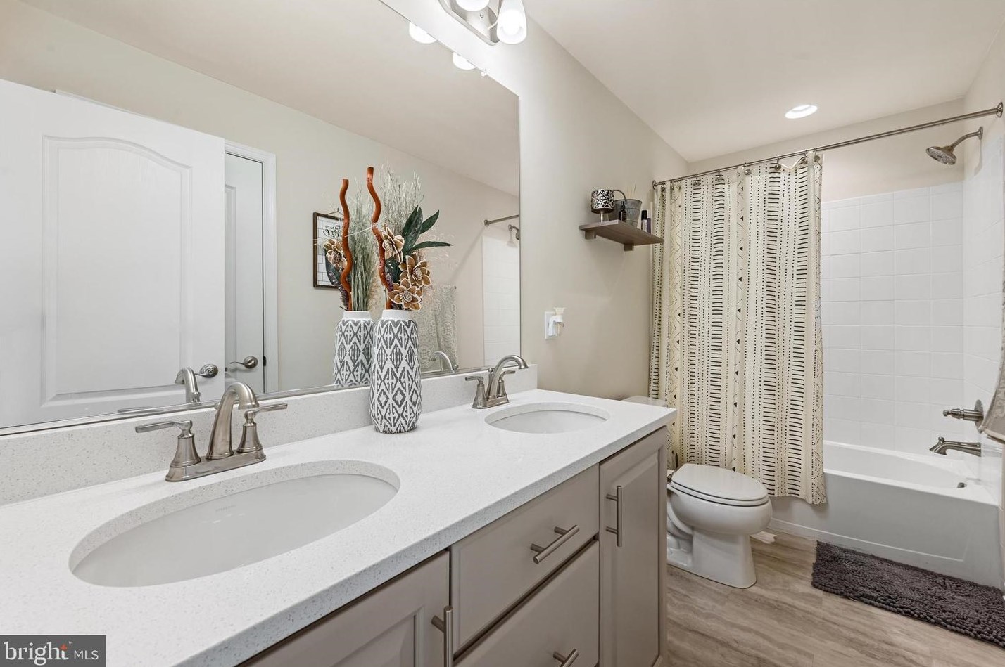 208 Station Ter, Martinsburg WV  25403-4006 exterior