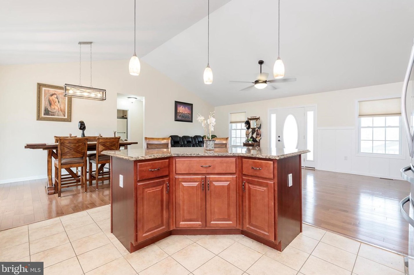 194 Executive Way, Hedgesville WV  25427-5770 exterior