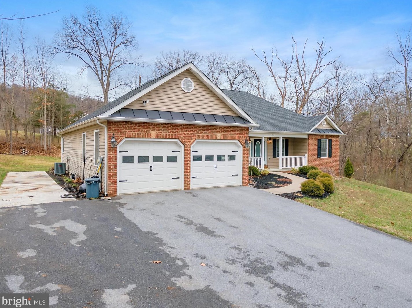 194 Executive Way, Hedgesville WV  25427-5770 exterior