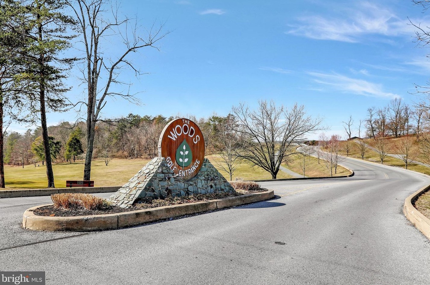 283 The Woods Rd, Hedgesville WV  25427-6886 exterior