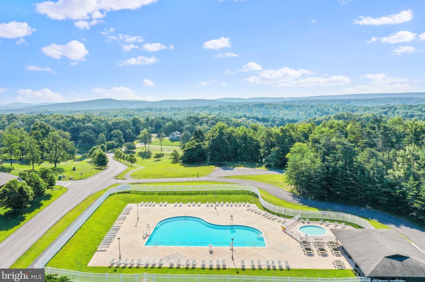 283 The Woods Rd, Hedgesville WV  25427-6886 exterior