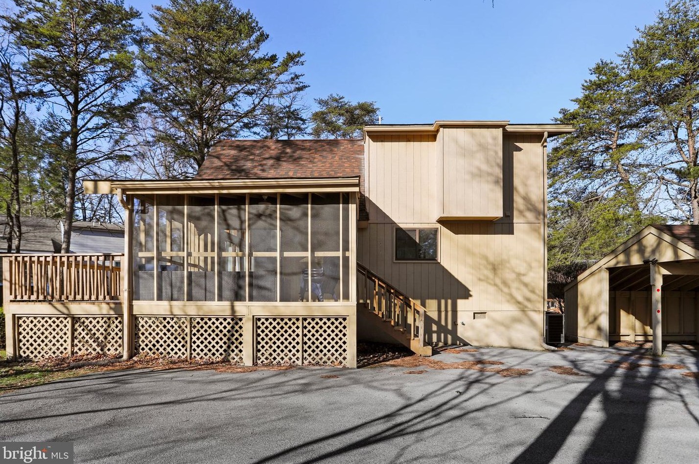 283 The Woods Rd, Hedgesville WV  25427-6886 exterior