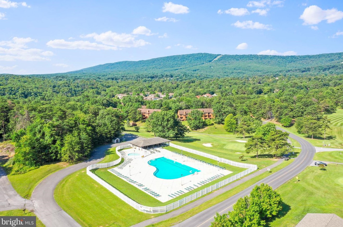 283 The Woods Rd, Hedgesville WV  25427-6886 exterior