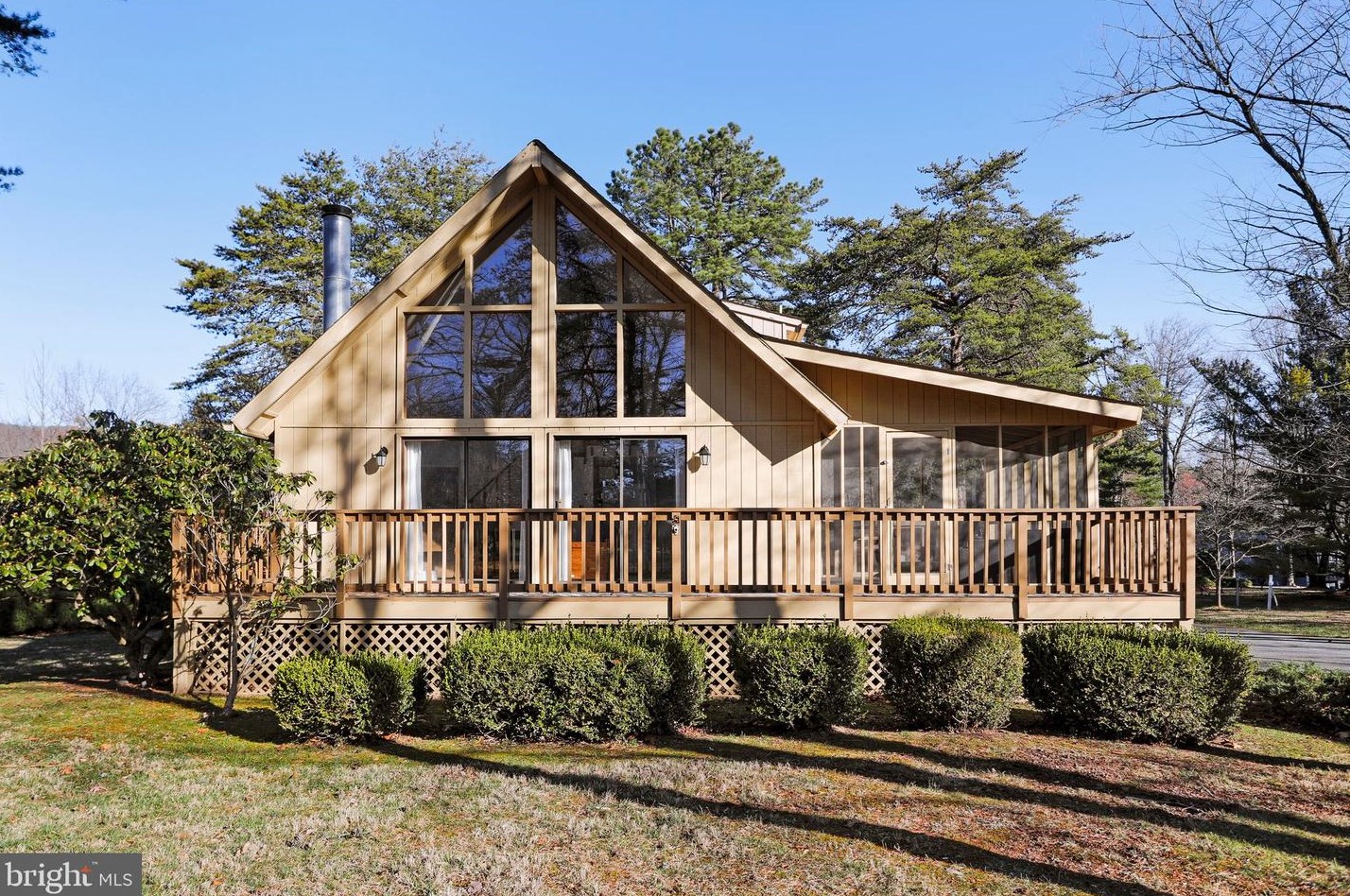 283 The Woods Rd, Hedgesville WV  25427-6886 exterior