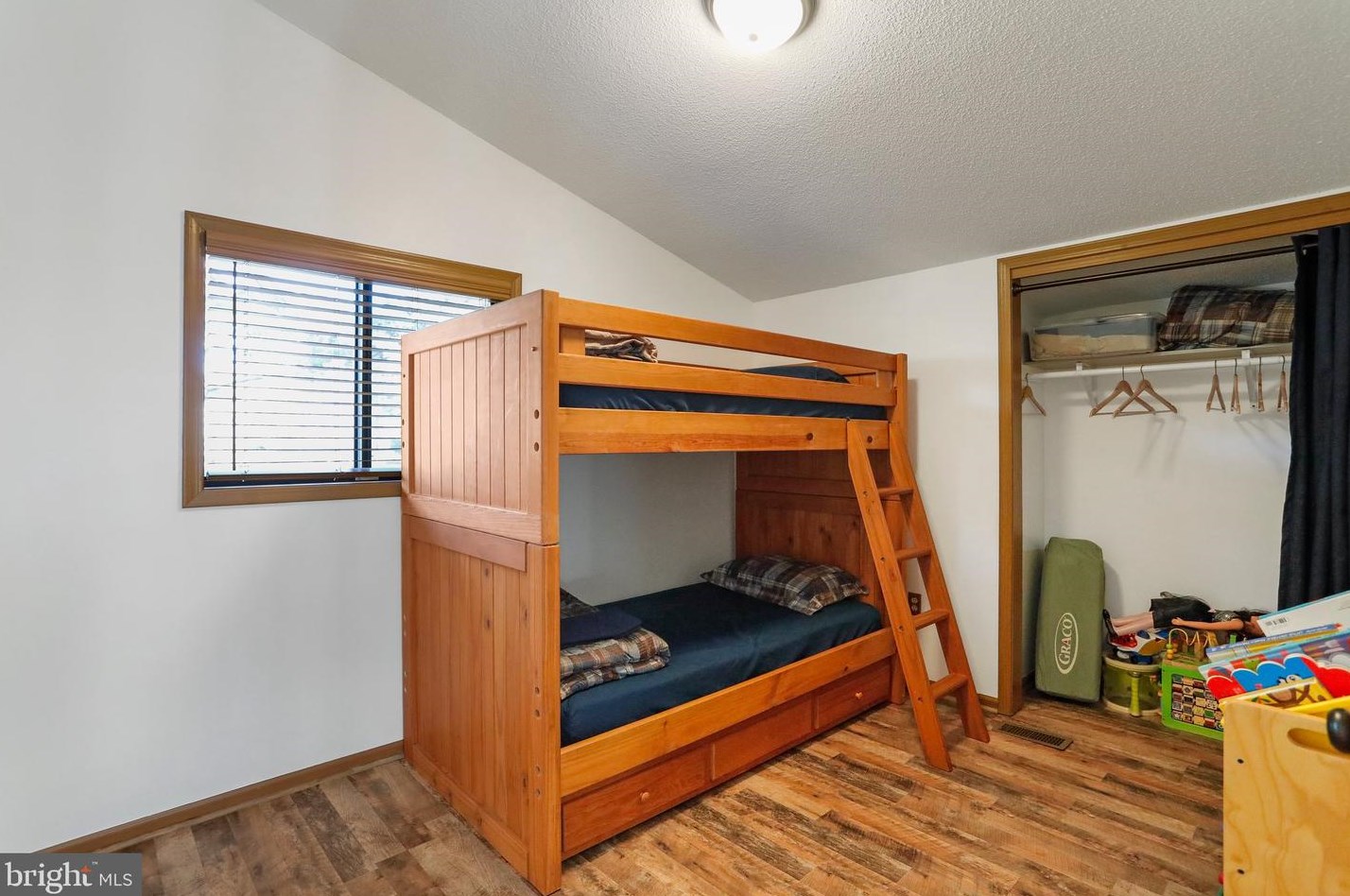 283 The Woods Rd, Hedgesville WV  25427-6886 exterior