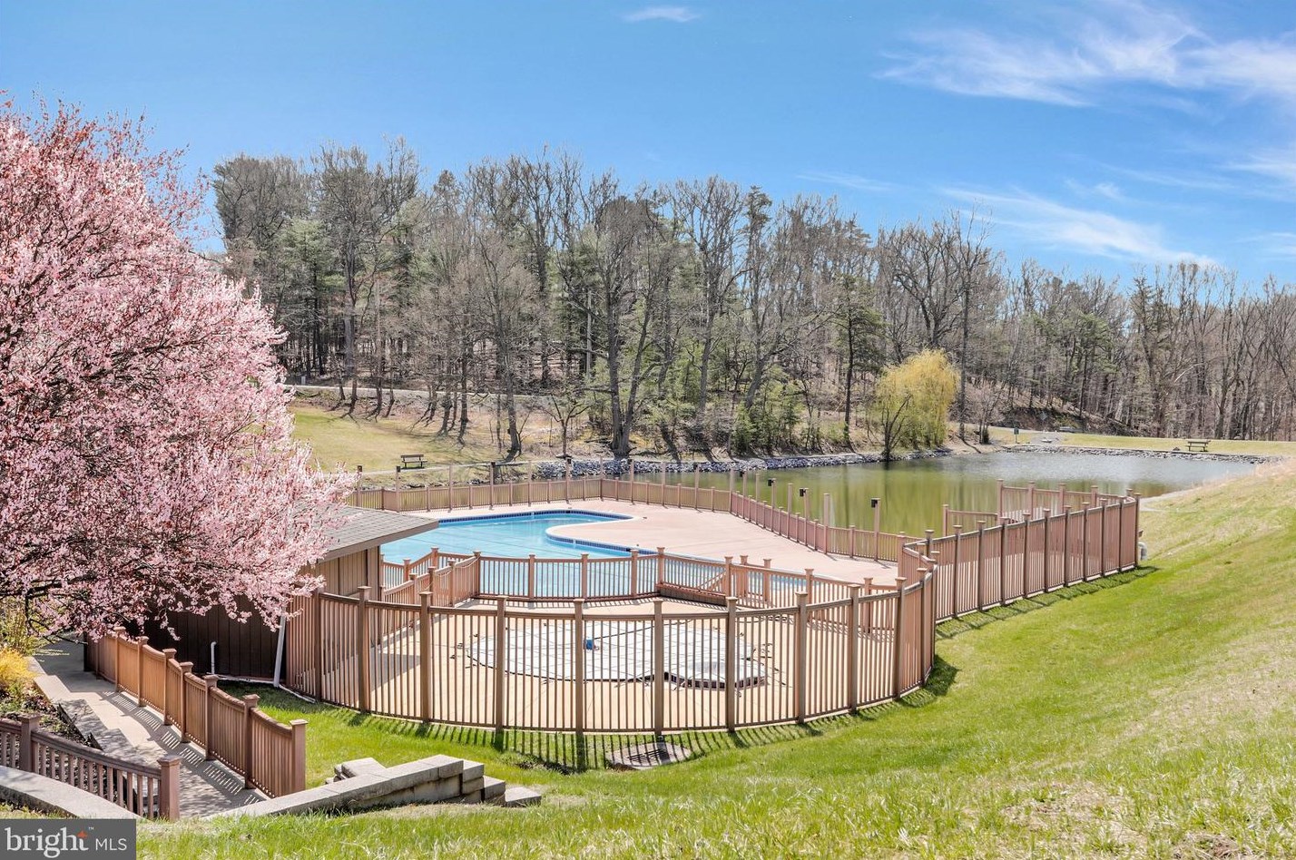 283 The Woods Rd, Hedgesville WV  25427-6886 exterior