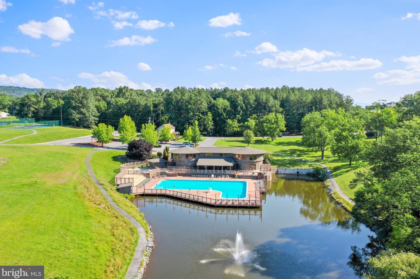 283 The Woods Rd, Hedgesville WV  25427-6886 exterior