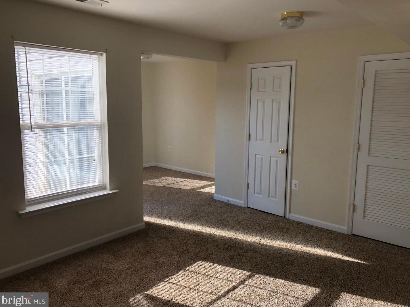 325 Bertelli Ct, Martinsburg WV  25403-6165 exterior