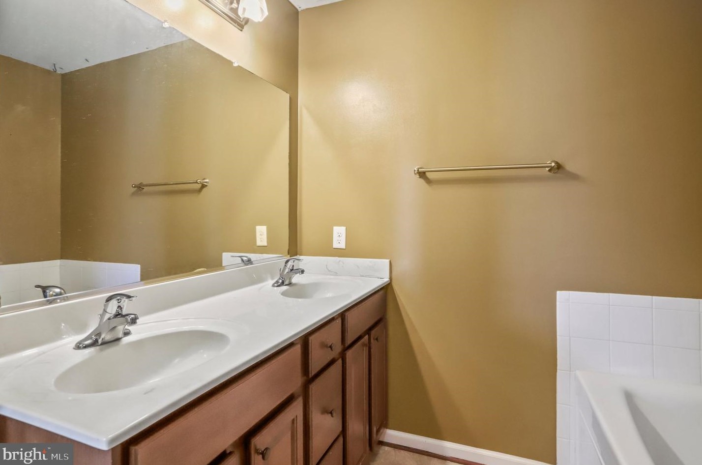 32 Seal Dr, Martinsburg WV  25405-1505 exterior