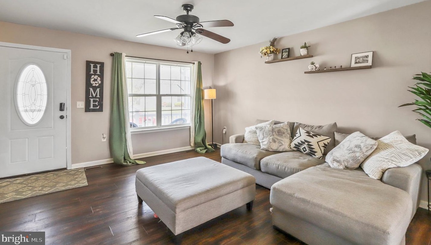 32 Seal Dr, Martinsburg WV  25405-1505 exterior