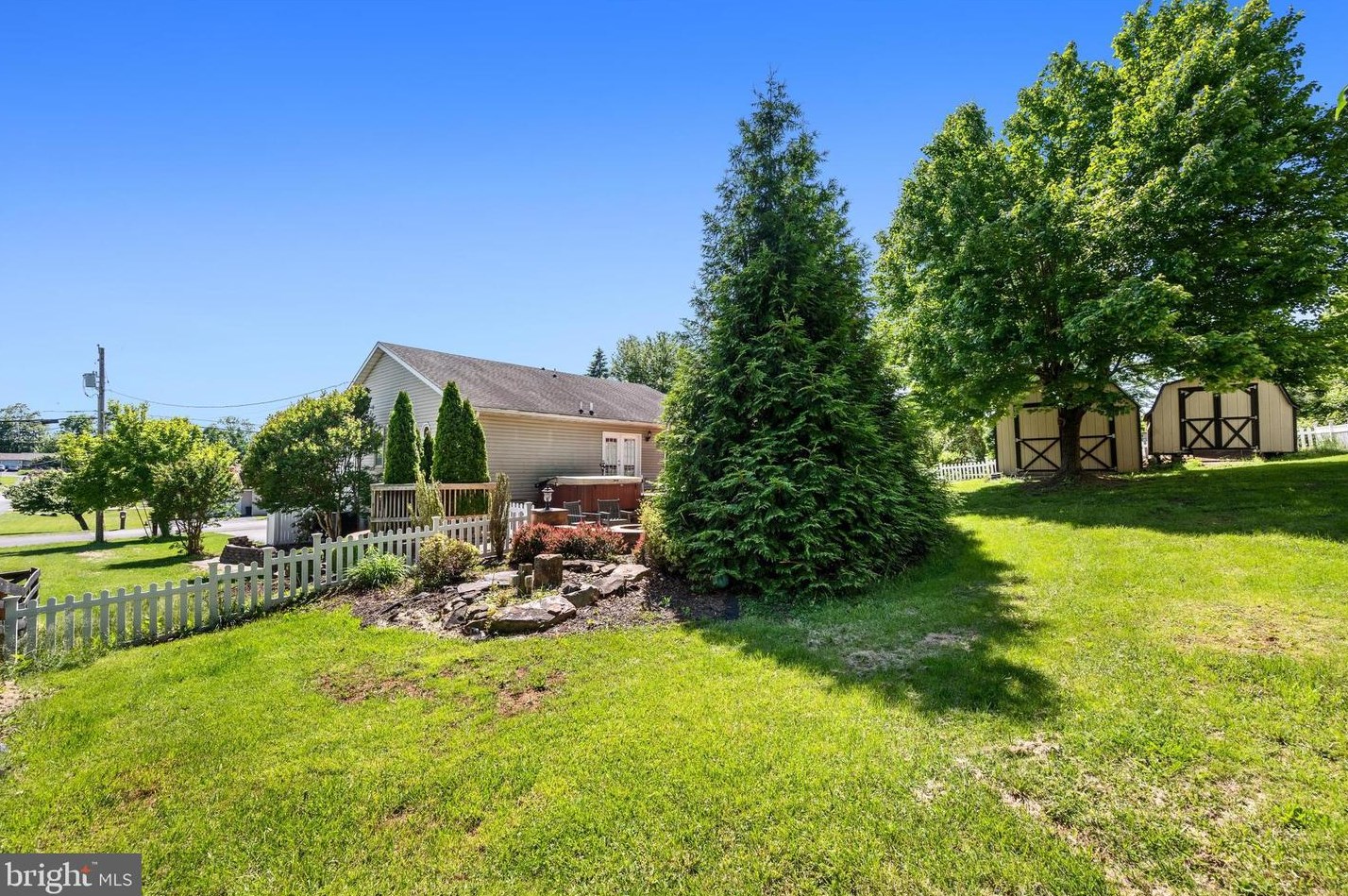 61 Putnam Dr, Inwood WV 25428-3705 exterior