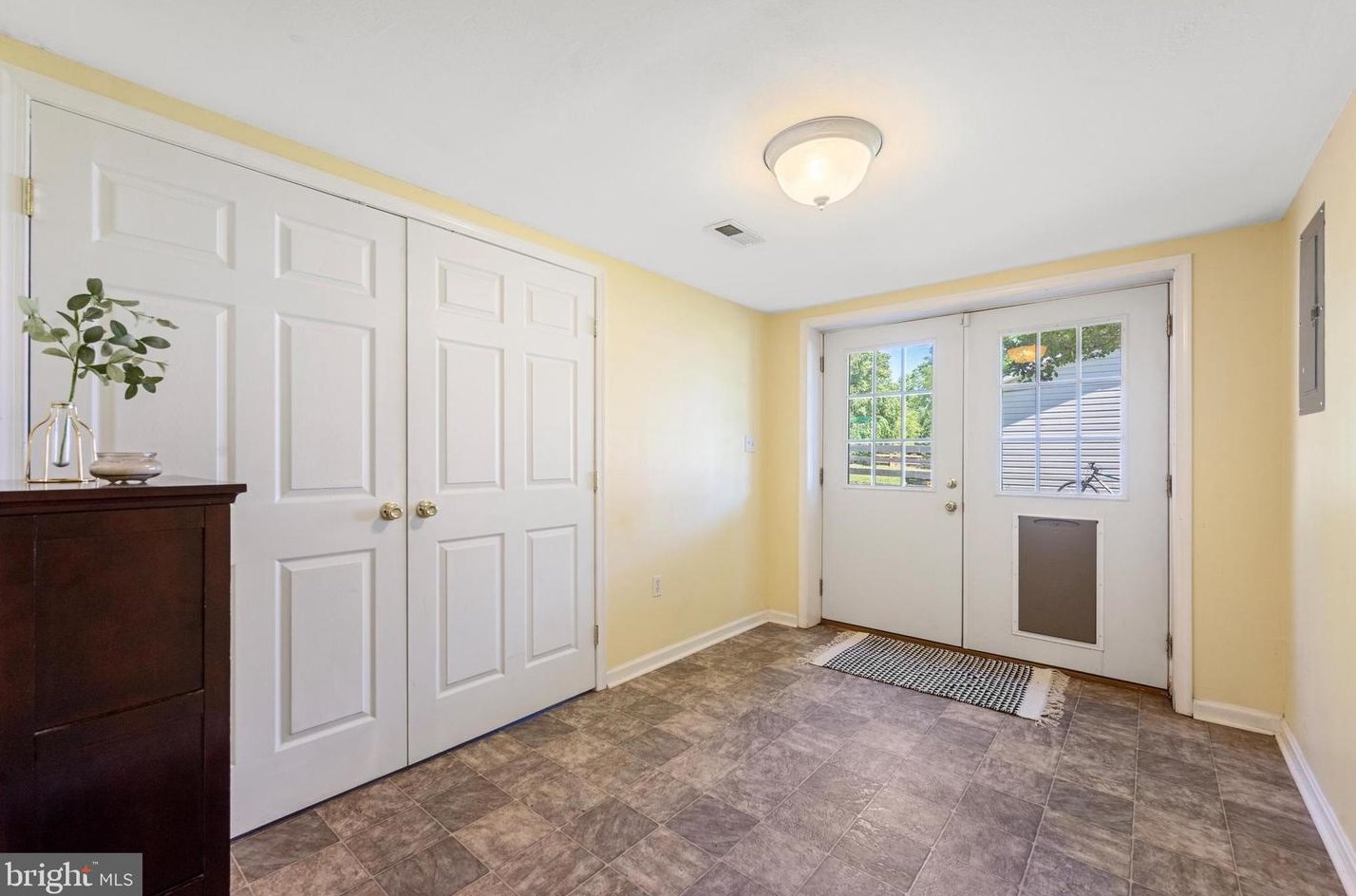 61 Putnam Dr, Inwood WV 25428-3705 exterior