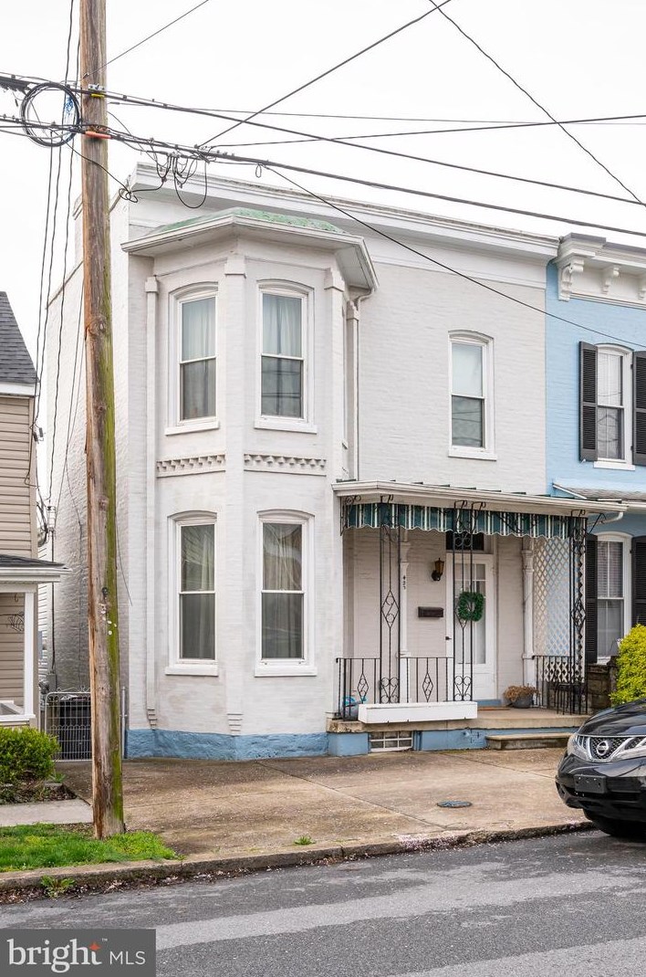 423 Martin St, Martinsburg WV  25401-2746 exterior
