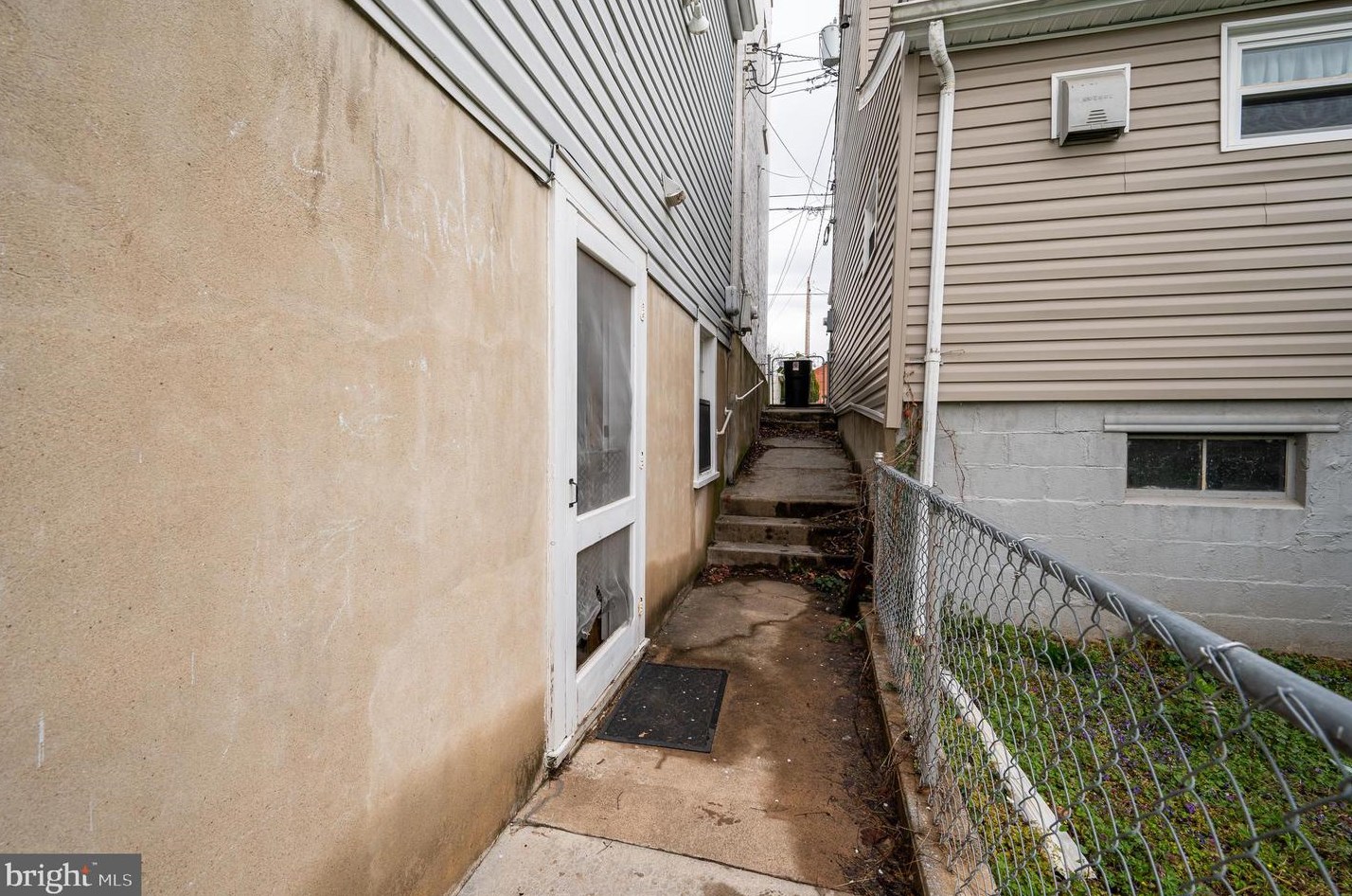 423 Martin St, Martinsburg WV  25401-2746 exterior