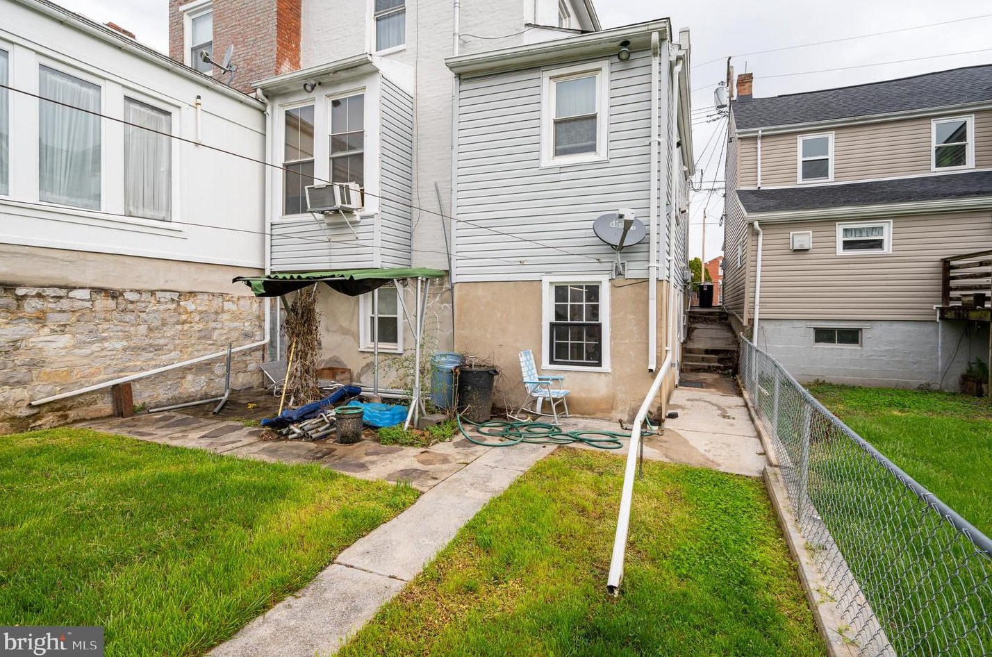 423 Martin St, Martinsburg WV  25401-2746 exterior