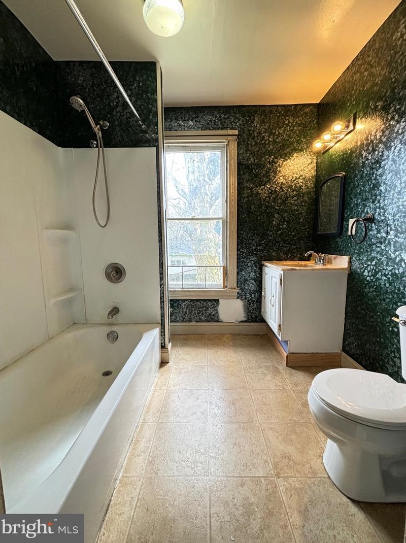 723 King St, Martinsburg WV 25401-2263 exterior