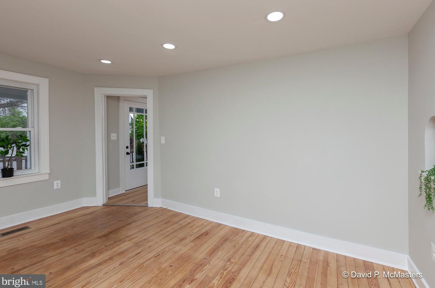 934 Virginia Ave, Martinsburg WV 25401-1737 exterior