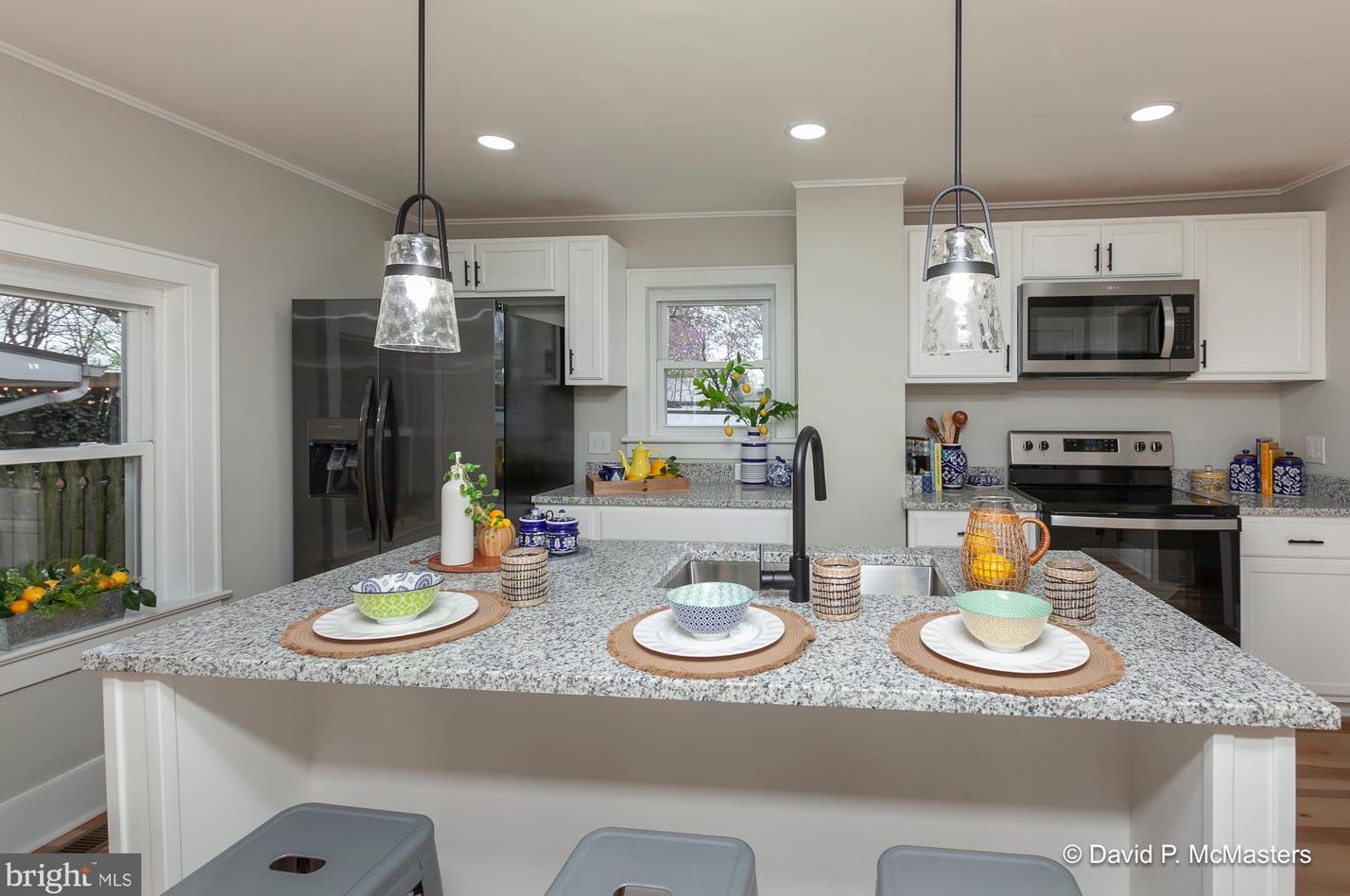 934 Virginia Ave, Martinsburg WV 25401-1737 exterior