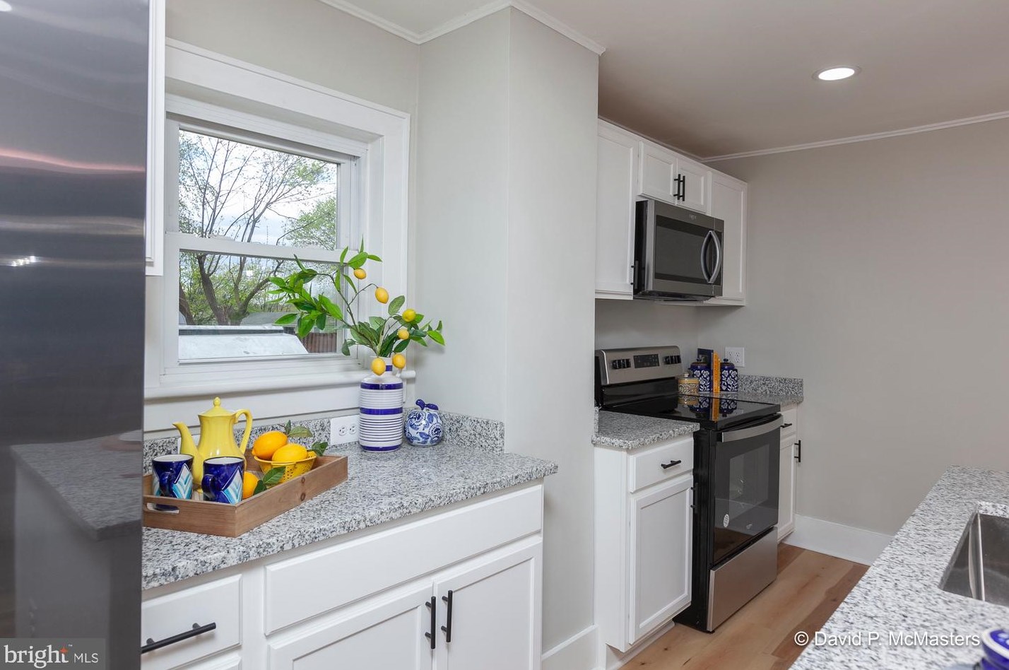 934 Virginia Ave, Martinsburg WV 25401-1737 exterior