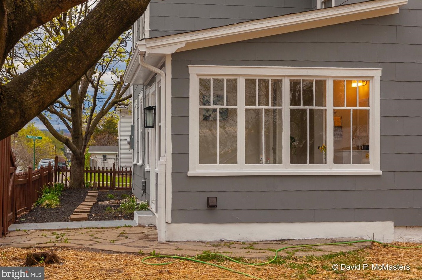 934 Virginia Ave, Martinsburg WV 25401-1737 exterior