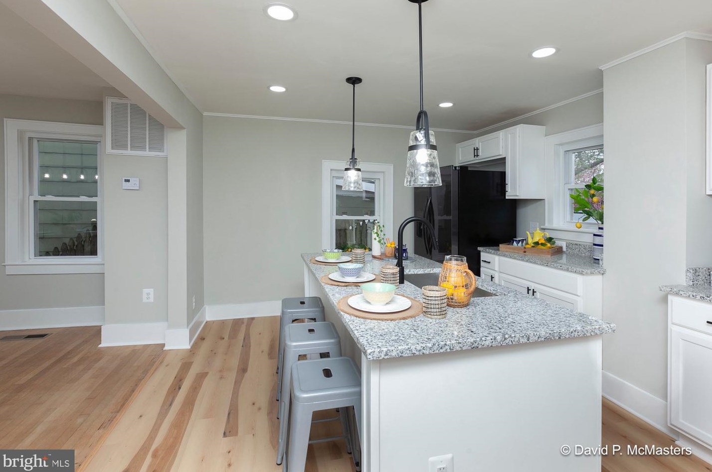 934 Virginia Ave, Martinsburg WV 25401-1737 exterior