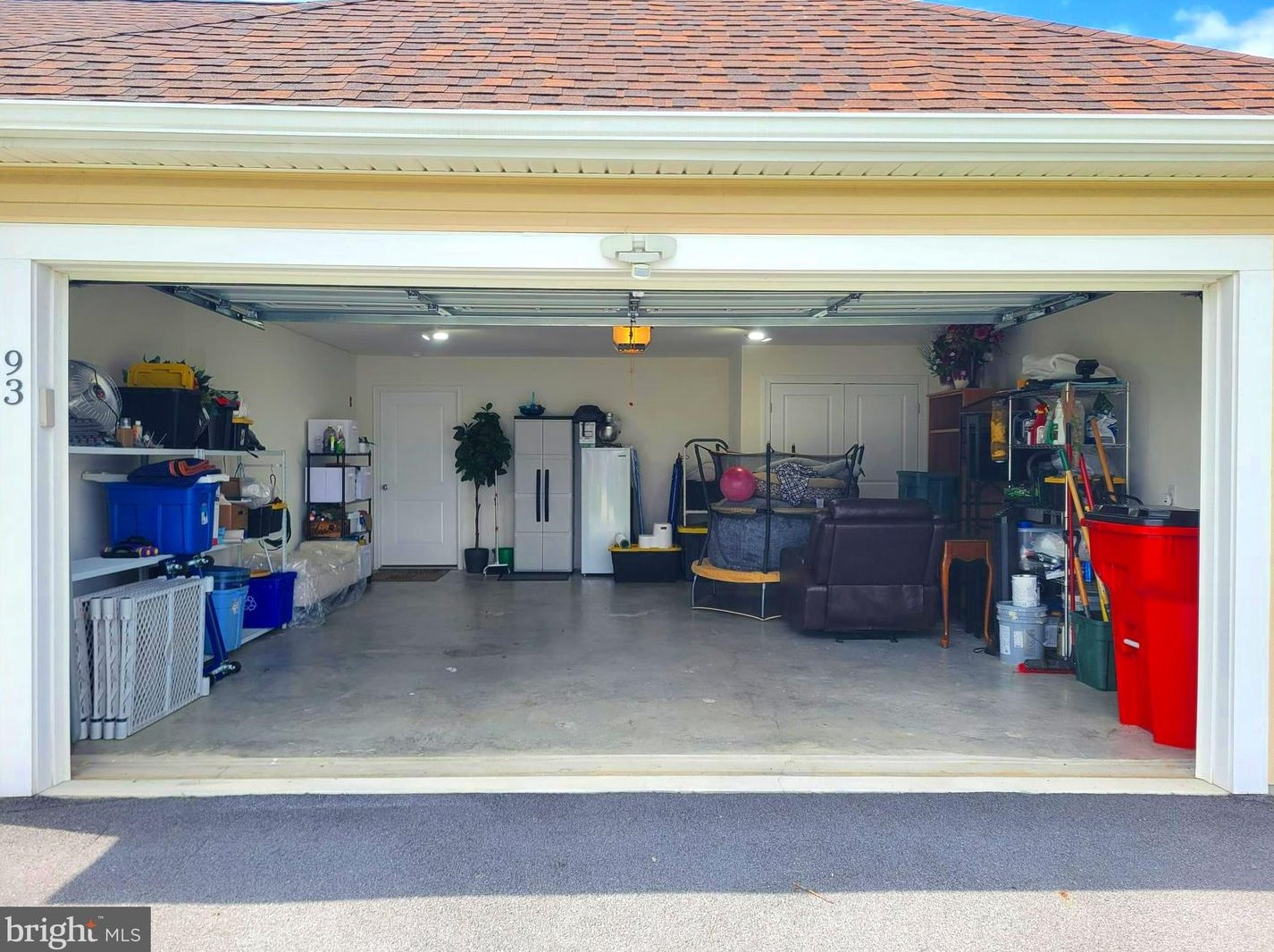 93 Ruidoso Downs Dr, Martinsburg WV  25404-1669 exterior