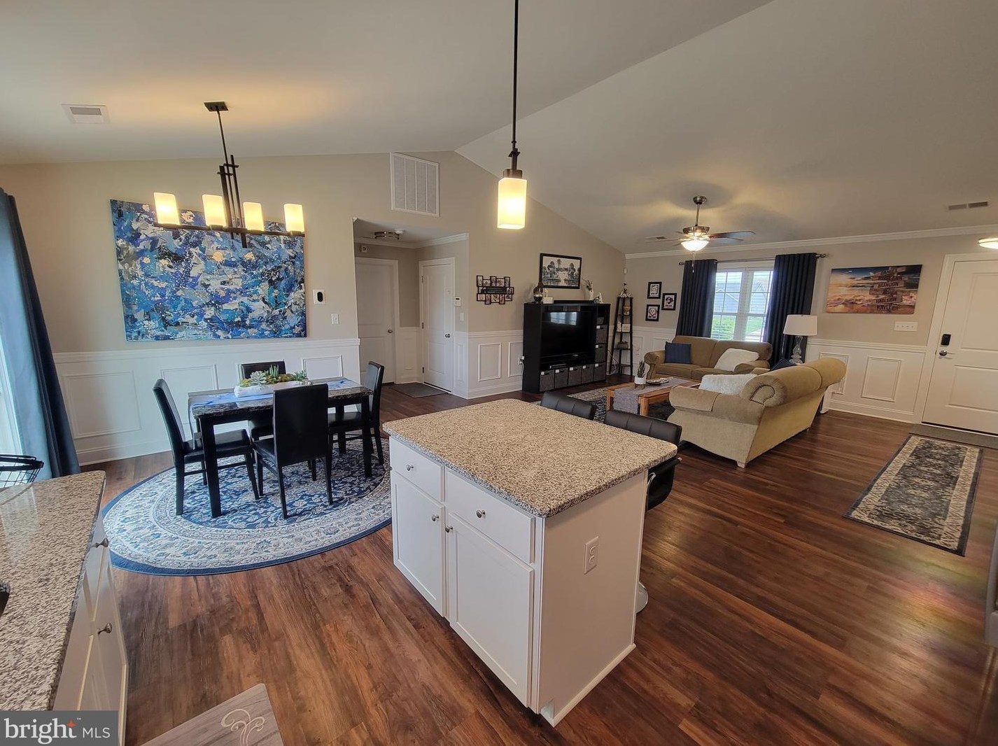 93 Ruidoso Downs Dr, Martinsburg WV  25404-1669 exterior