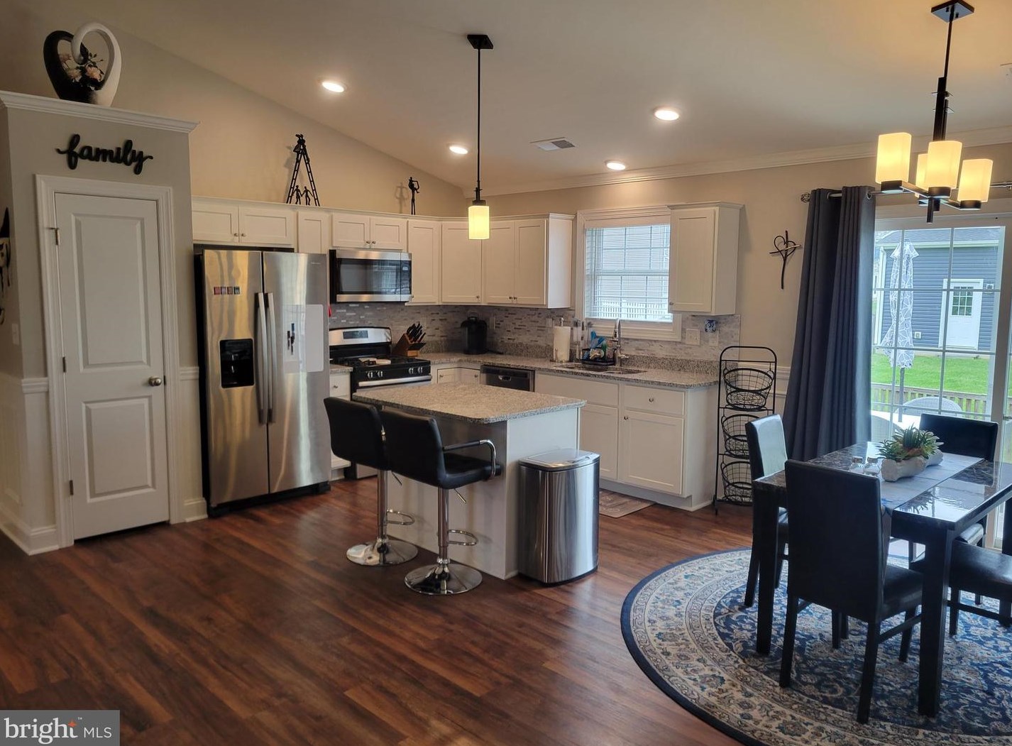 93 Ruidoso Downs Dr, Martinsburg WV  25404-1669 exterior