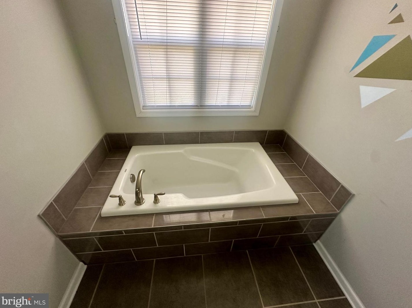 464 Executive Way, Hedgesville WV  25427-5770 exterior